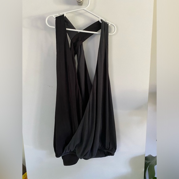 Silence + Noise Backless Halter Top reversible drape urban outfitters black grey - Picture 2 of 3